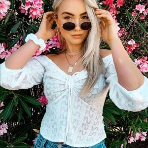 Olivaceous white puff sleeve top